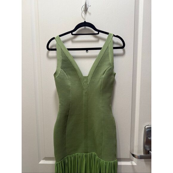 Elliatt Green Seraphina V-Neck Bandage Maxi Dress Wedding Guest Size S NWT - Picture 8 of 9